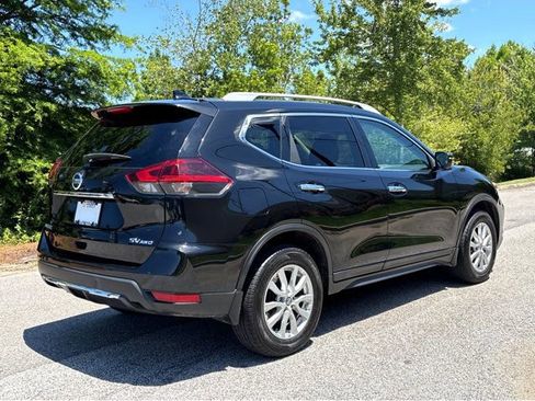 Used 2018 Nissan Rogue SV AWD/4WD image 23
