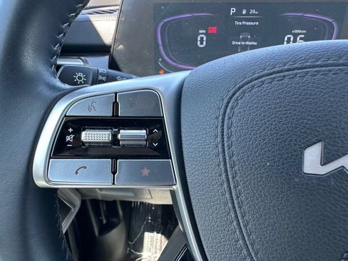 Used 2025 Kia Telluride S FWD image 28