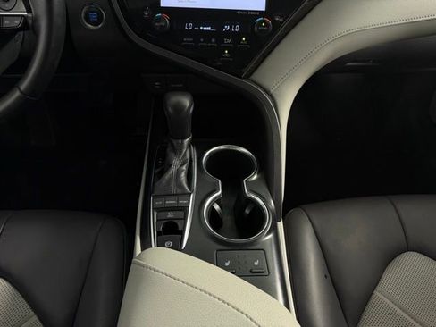 Used 2019 Toyota Camry XLE FWD image 18