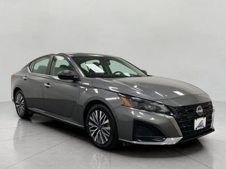 Used 2025 Nissan Altima 2.5 SV FWD video 1