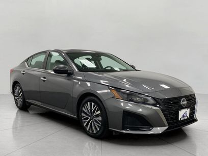Used 2025 Nissan Altima 2.5 SV