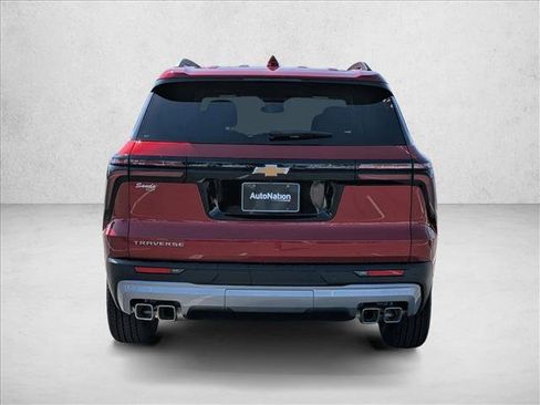 New 2026 Chevrolet Traverse LT w/ LPO, Floor Liner Package FWD image 8