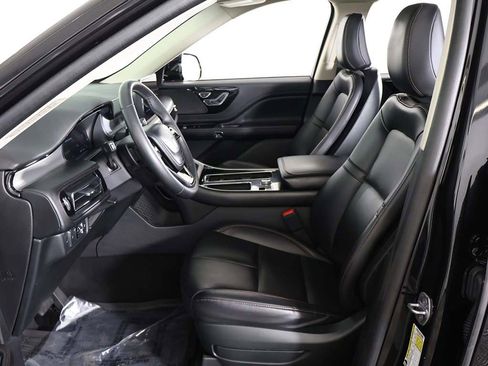 Used 2023 Lincoln Aviator Standard image 31