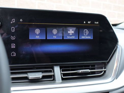 Used 2025 Chevrolet Trax LT w/ Driver Confidence Package FWD image 19
