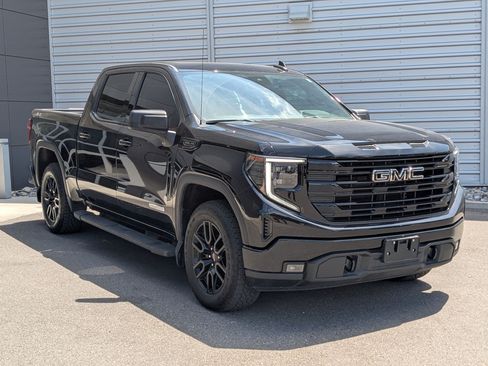Used 2024 GMC Sierra 1500 Elevation w/ Preferred Package AWD/4WD image 3