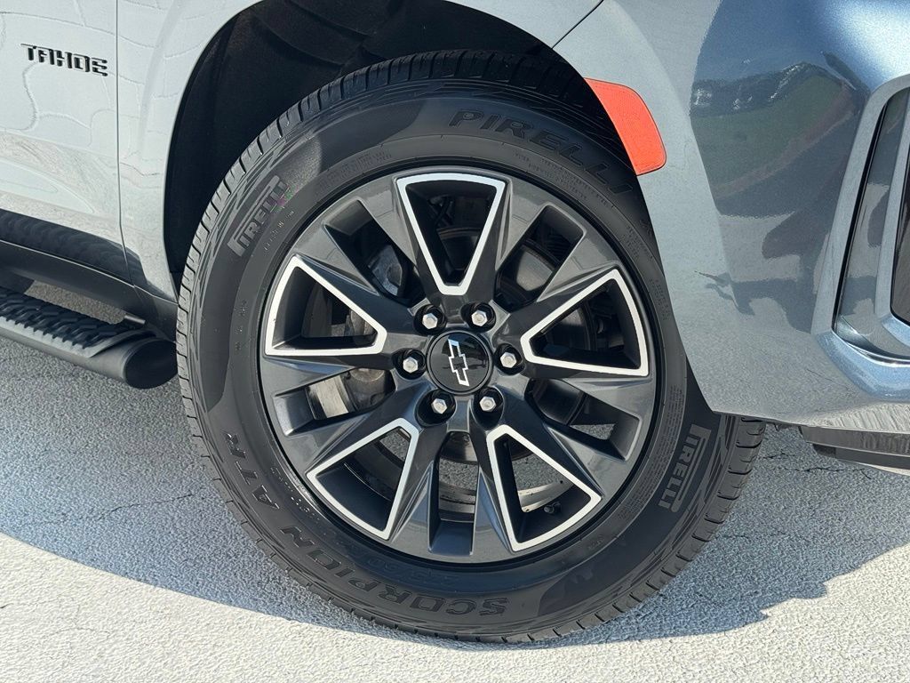 Used 2021 Chevrolet Tahoe Z71 w/ Z71 Off-Road Package AWD/4WD image 6