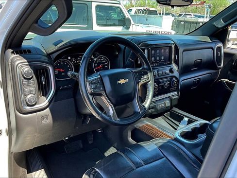 Used 2021 Chevrolet Silverado 1500 High Country w/ Technology Package AWD/4WD image 17