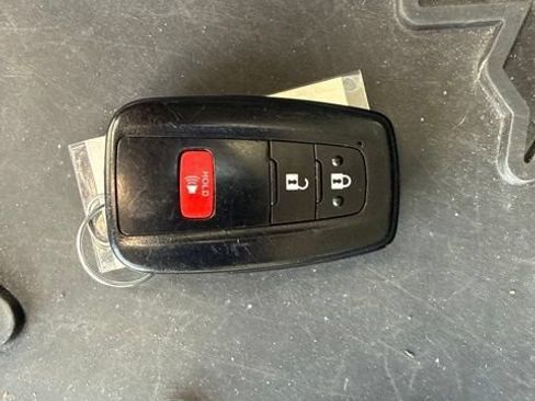 Used 2023 Toyota RAV4 AWD Hybrid image 25