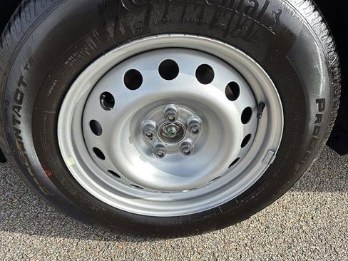 New 2025 Ford Maverick XL w/ Equipment Group 101A image 9