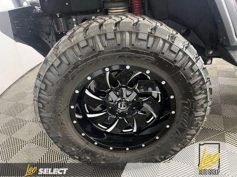 Used 2020 Jeep Gladiator Overland w/ LED Lighting Group AWD/4WD image 26