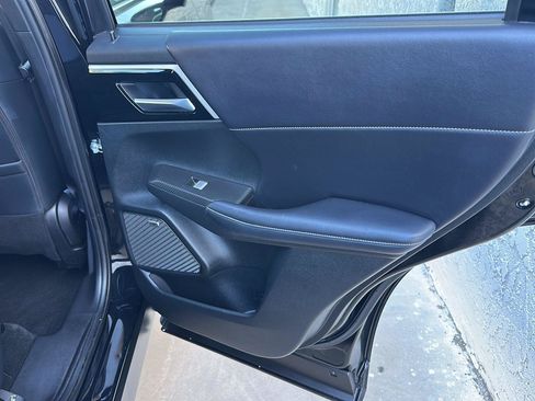 Used 2025 Mitsubishi Outlander SE AWD/4WD image 23