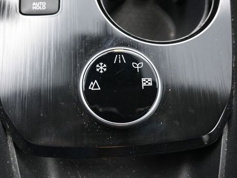 Used 2025 Nissan Rogue SV image 34