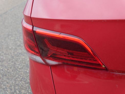 Certified 2024 Volkswagen Taos SE image 17