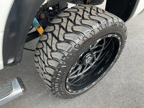 Used 2018 RAM 2500 Tradesman w/ Chrome Appearance Group image 15