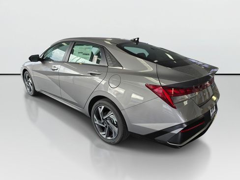 New 2026 Hyundai Elantra Limited FWD image 7