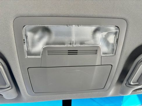 Used 2015 Toyota Camry XLE image 25