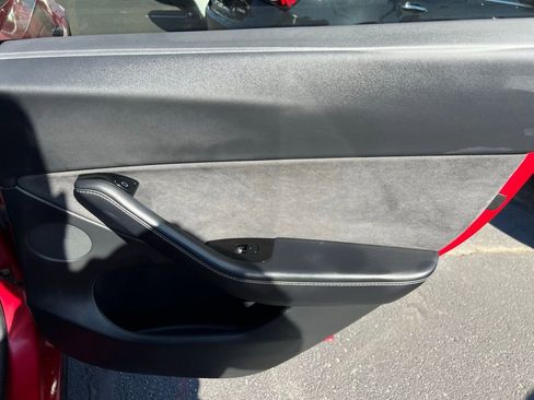 Used 2021 Tesla Model Y Long Range image 25