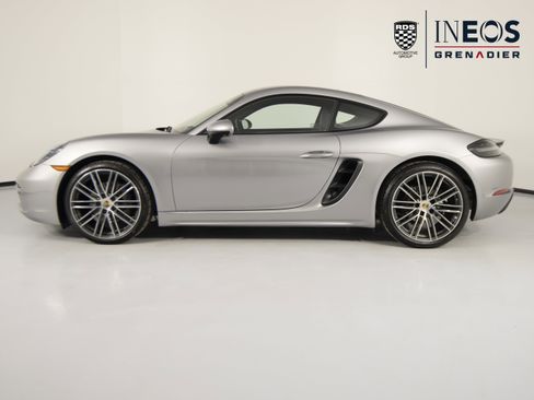 Used 2025 Porsche 718 Cayman image 8