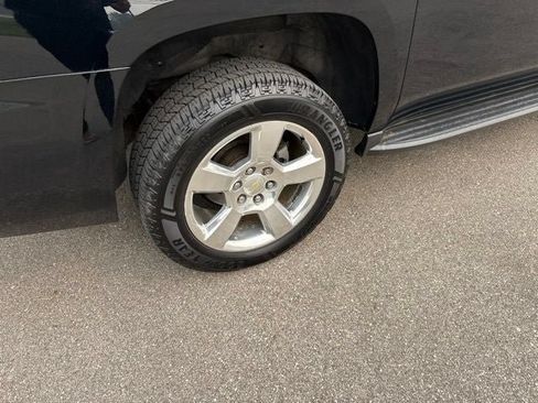 Used 2018 Chevrolet Suburban LT AWD/4WD image 4