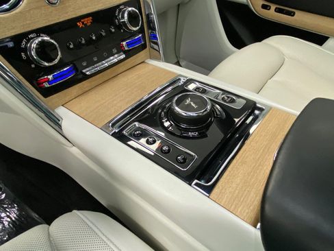 Used 2019 Rolls-Royce Cullinan AWD/4WD image 28