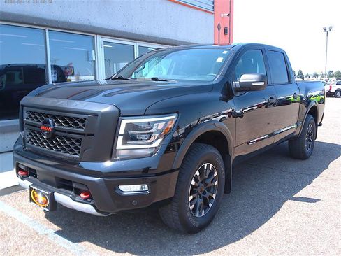 Used 2022 Nissan Titan PRO-4X w/ Pro-4x Convenience Package AWD/4WD image 1