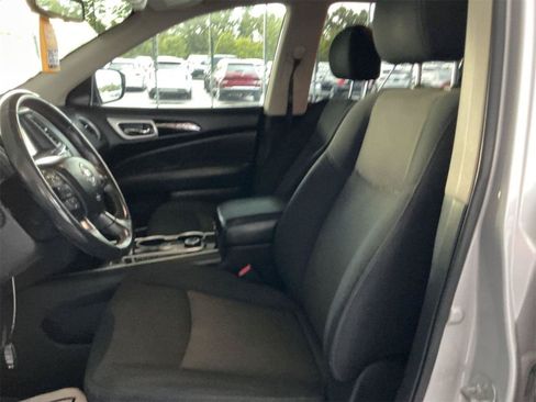 Used 2018 Nissan Pathfinder SV AWD/4WD image 14