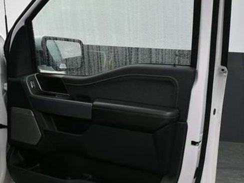 Used 2022 Ford F150 Lariat w/ Equipment Group 501A Mid image 9