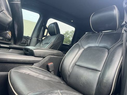 Used 2020 RAM 1500 Limited w/ Black Appearance Package AWD/4WD image 3