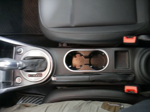 Used 2019 Volkswagen Beetle 2.0T SE image 17