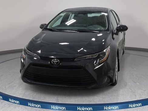 Used 2025 Toyota Corolla LE FWD image 3