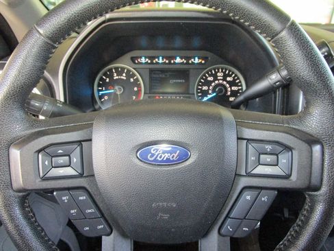 Used 2015 Ford F150 XLT w/ Equipment Group 302A Luxury image 31