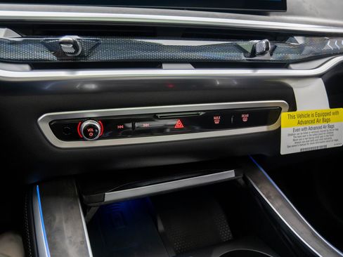 New 2026 BMW X5 xDrive50e w/ Executive Package image 24