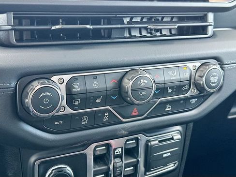 New 2026 Jeep Gladiator Sport AWD/4WD image 11