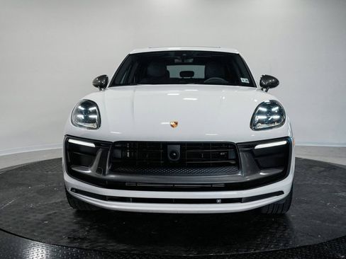 Used 2023 Porsche Macan image 2