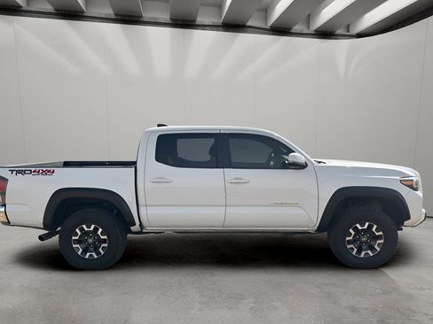Used 2023 Toyota Tacoma TRD Off-Road image 10