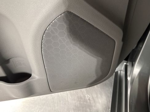 Used 2016 Toyota Camry XLE w/ Moonroof Package FWD image 17
