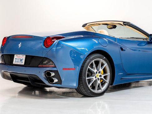 Used 2010 Ferrari California image 20