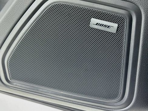 Certified 2024 Porsche Macan AWD/4WD image 12