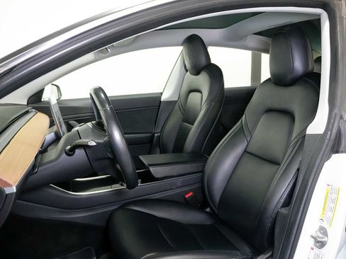 Used 2018 Tesla Model 3 Long Range RWD image 11
