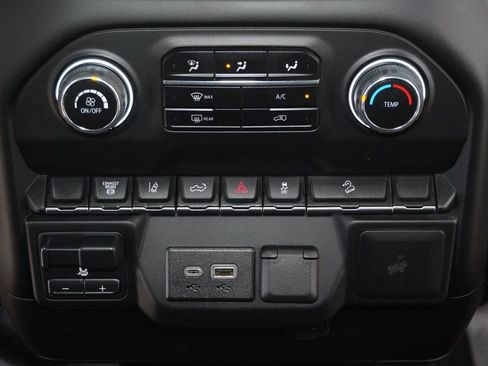 Used 2024 Chevrolet Silverado 2500 W/T image 16