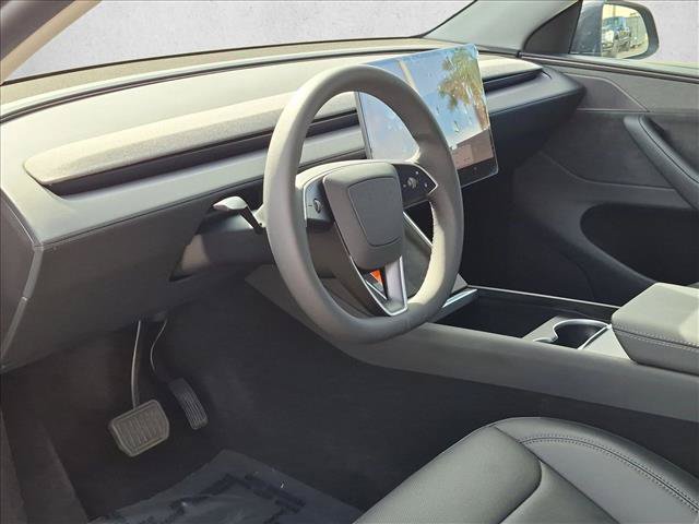 Used 2026 Tesla Model Y 2WD image 9