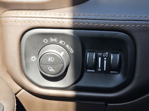 Used 2025 RAM 2500 Limited image 24