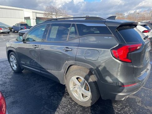 Used 2018 GMC Terrain SLE w/ Driver Convenience Package image 4