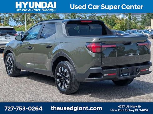 Used 2025 Hyundai Santa Cruz SEL FWD image 3