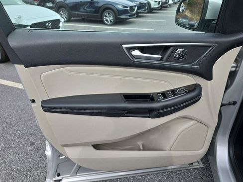 Used 2018 Ford Edge Titanium w/ Technology Package image 18