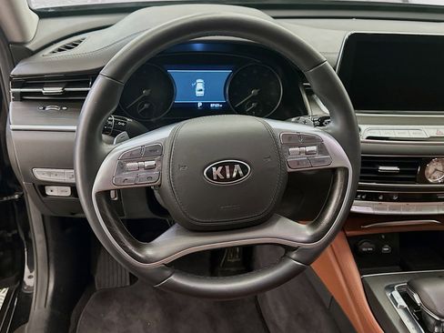 Used 2020 Kia K900 Luxury image 18