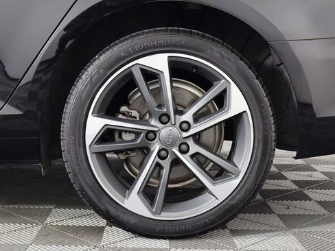 Used 2019 Audi A4 2.0T Premium image 16