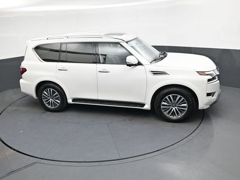 Used 2024 Nissan Armada SL w/ Captain's Chairs Package image 32