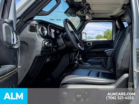 Used 2024 Jeep Wrangler Unlimited Sahara w/ Technology Group AWD/4WD image 12