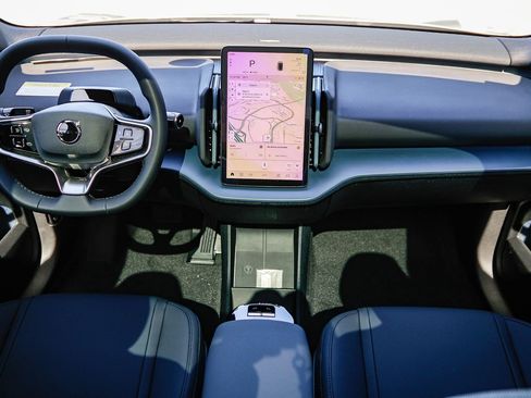 New 2026 Volvo EX30 Plus w/ Protection Package image 12